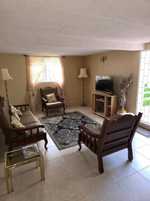 Apartment Fabjoy *
